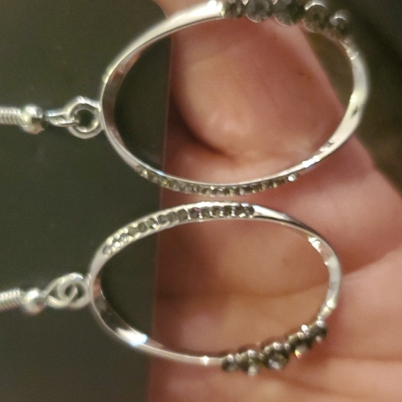 EARRINGS - Picture 5 of 5